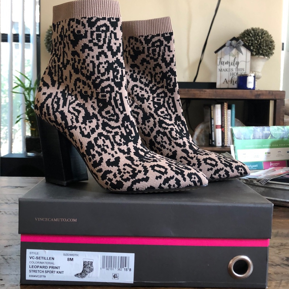 ⭐️NWT⭐️ SETILLEN POINTED TOE PULL ON SOCK BOOT